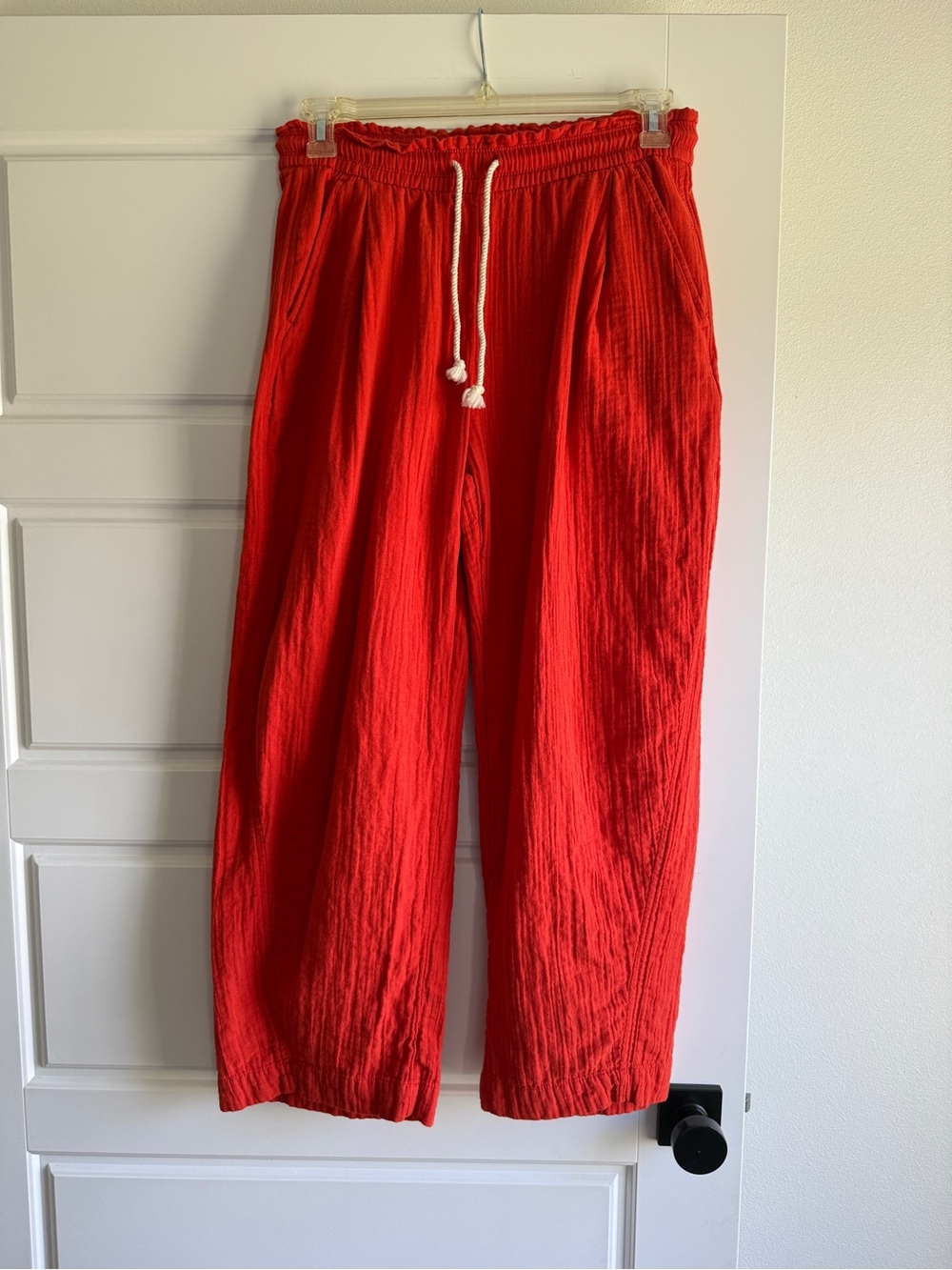 Old Navy High-Waisted Crinkle Gauze Barrel Ankle Pants
